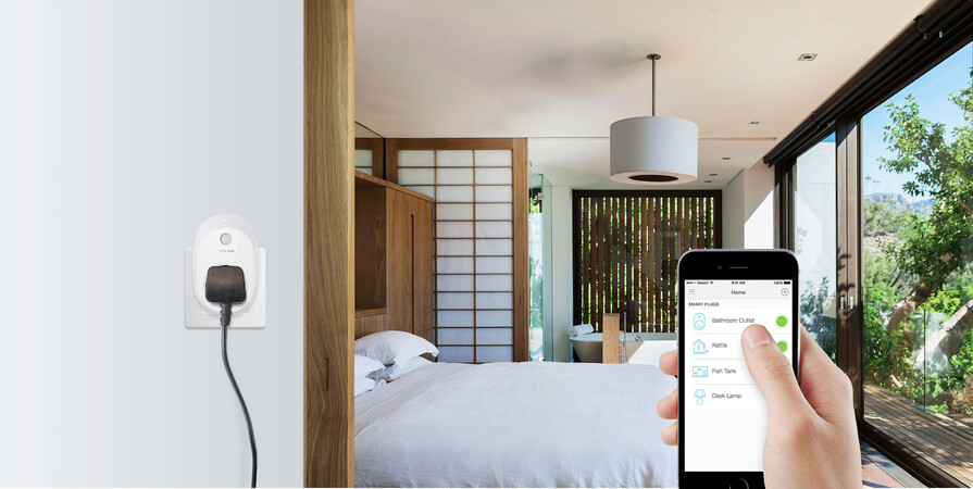 Kasa Smart WiFi Plug de la TP-Link functioneaza cu Amazon Alexa si Google Home
