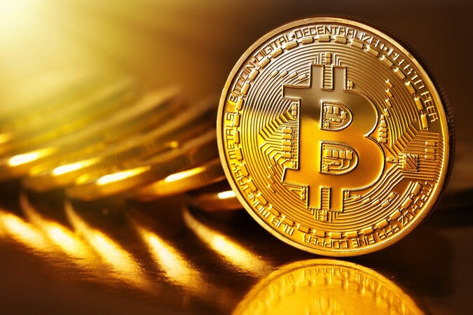 Bitcoin - moneda digitala ce a schimbat lumea financiara